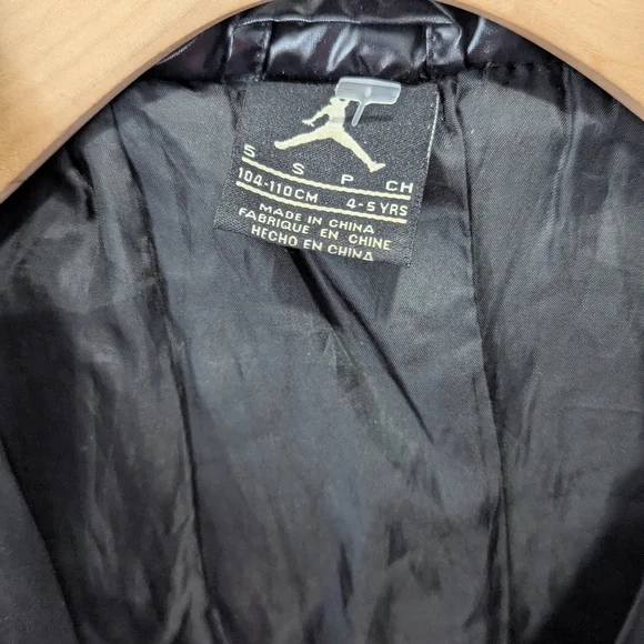 Jordan Kids' Hooded Zip-Up Puffer Jacket Size 4-5 - Picture 3 of 4